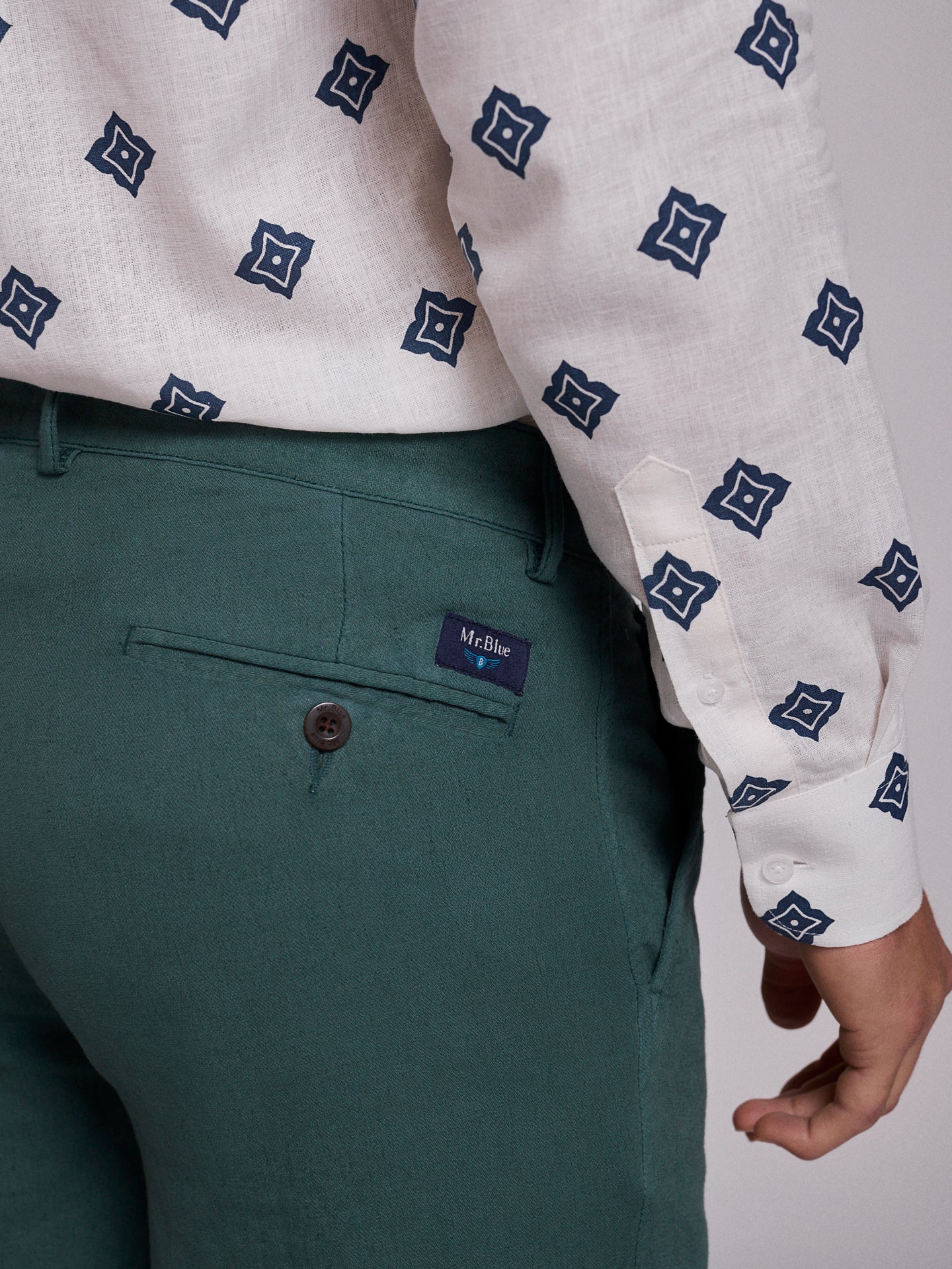 GREEN LINEN BERMUDA REGULAR FIT MR. BLUE