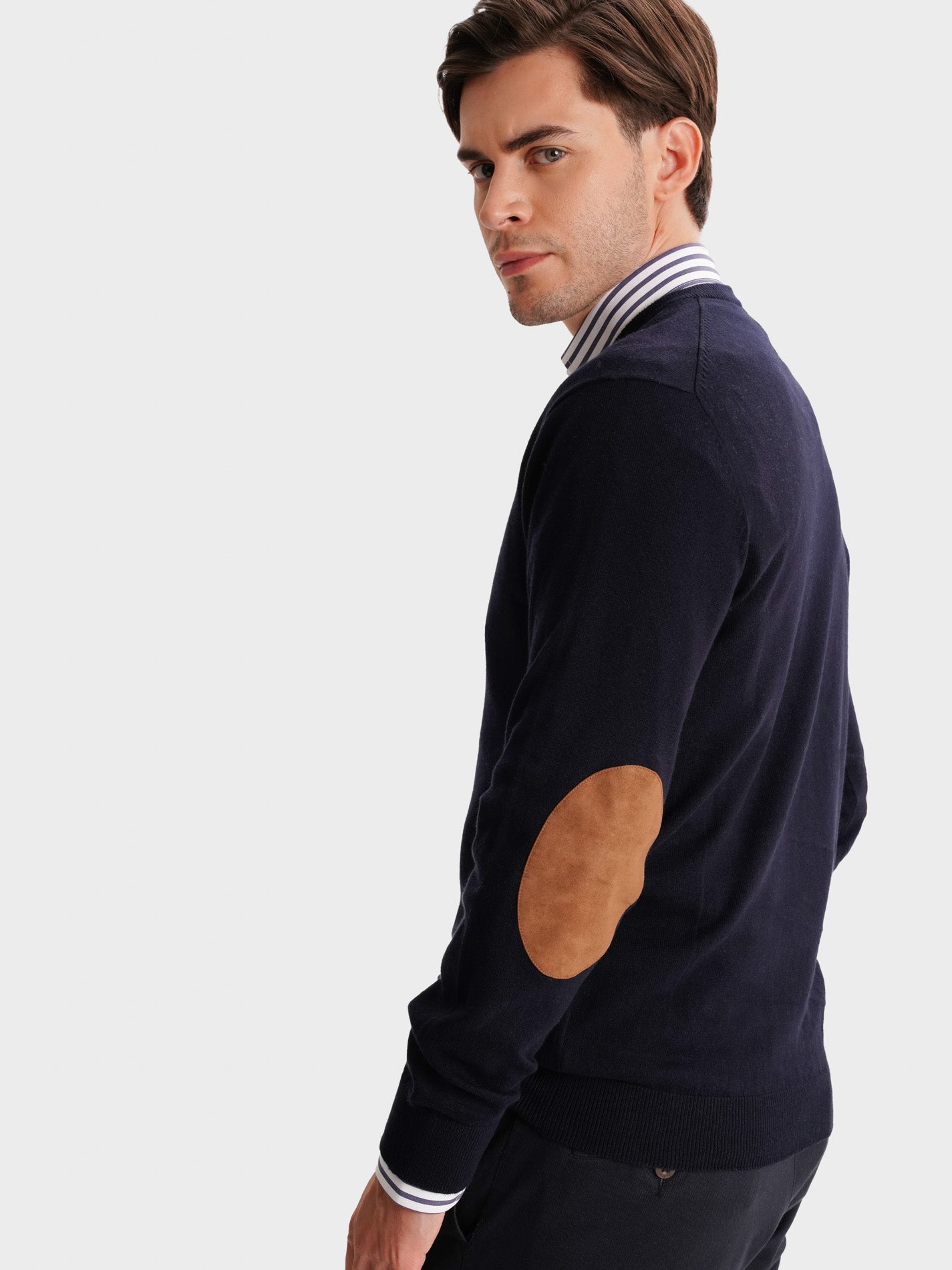 BLUE THIN PULLOVER WITH REGULAR FIT MR ELBOW PADS. BLUE