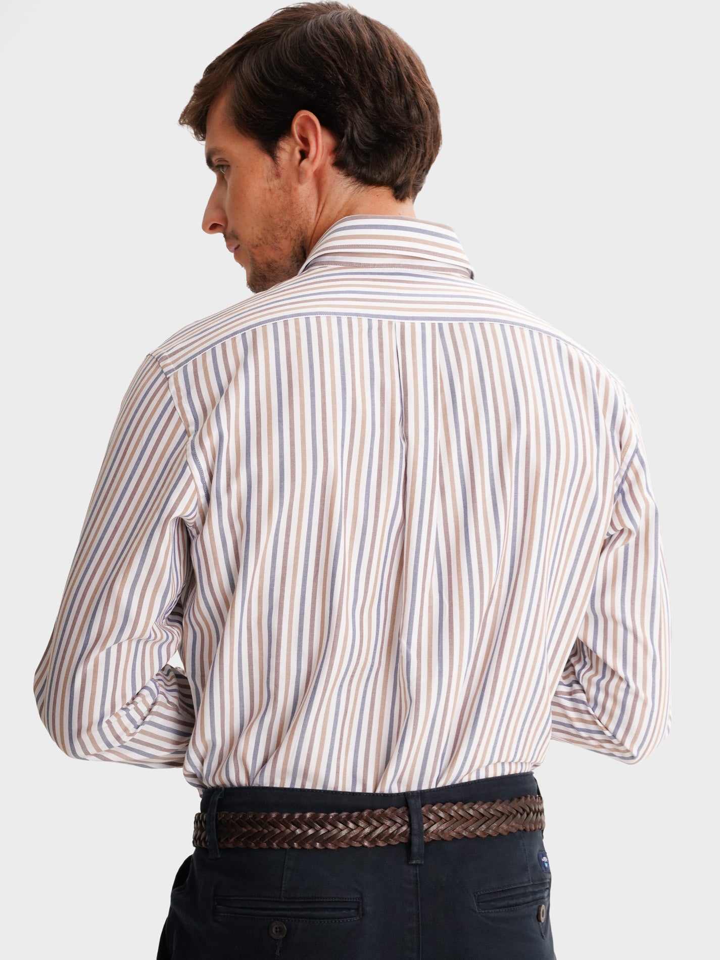 WHITE REGULAR FIT MR SHIRT. BLUE