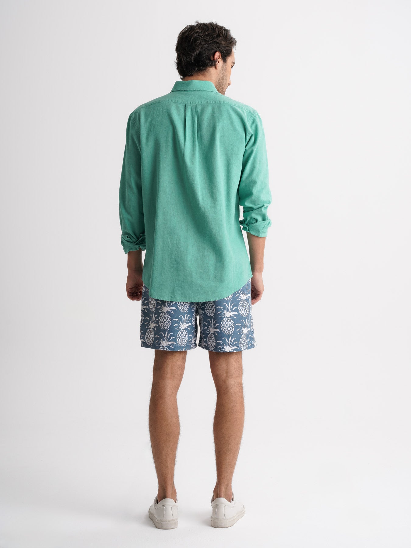Camisa de corte estándar de lino verde de Mr. Blue