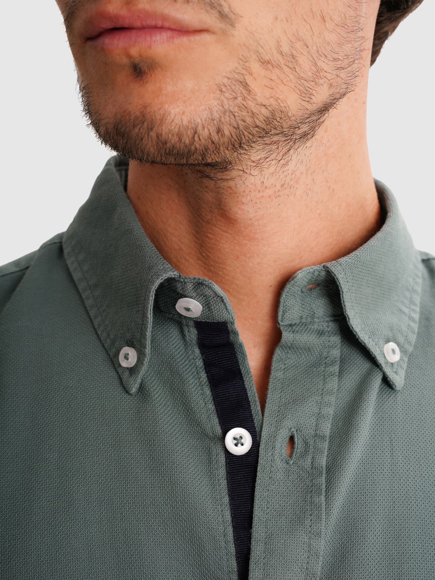 GREEN REGULAR FIT MR SHIRT. BLUE