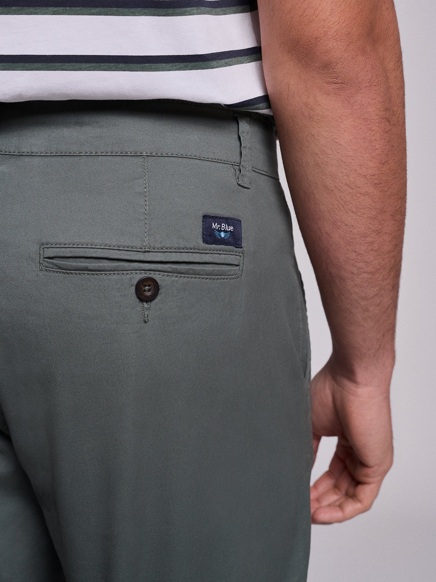 PANTALÓN ALGODÓN VERDE REGULAR FIT MR. AZUL