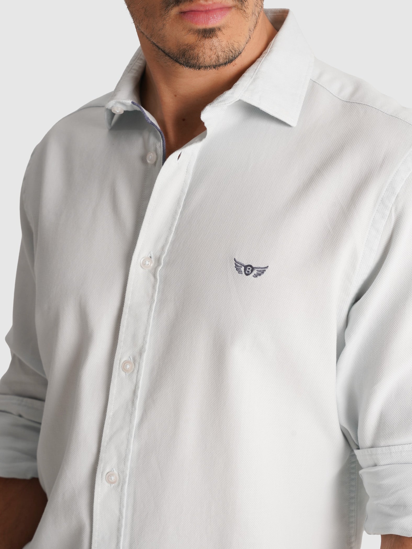 DOBBY BLUE LONG SLEEVE TAILORED FIT MR SHIRT. BLUE