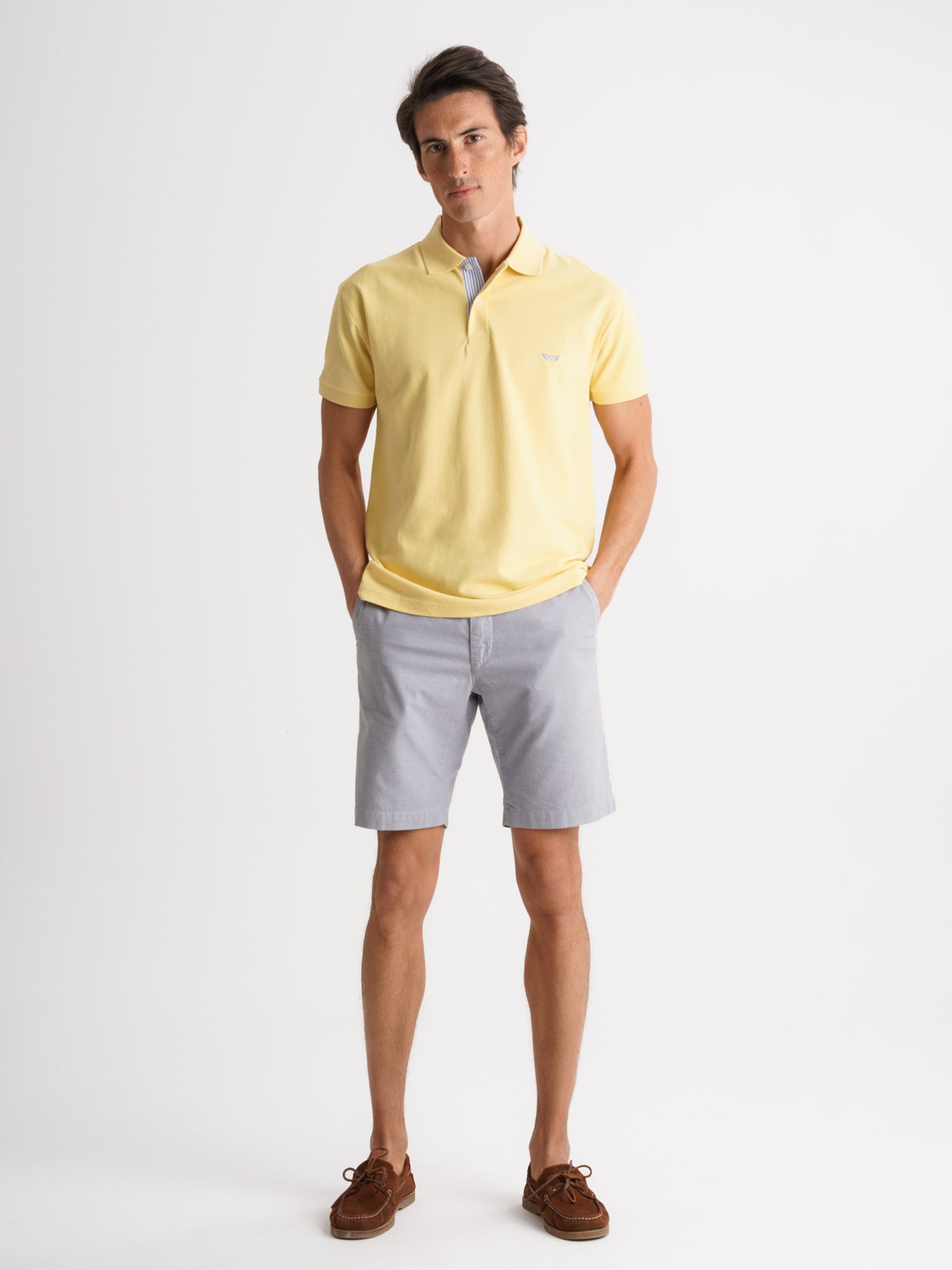 Polo de piqué amarillo de corte estándar de Mr. Blue