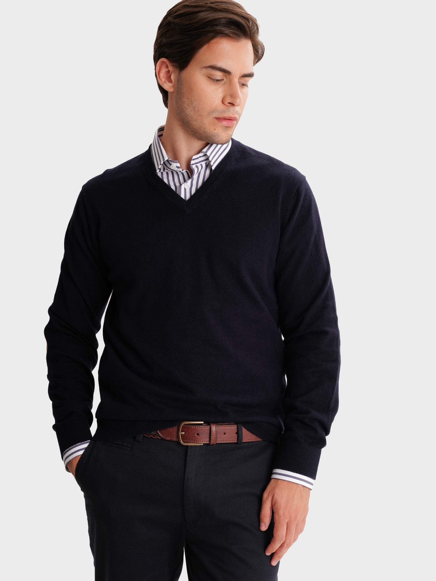 BLUE THIN PULLOVER WITH REGULAR FIT MR ELBOW PADS. BLUE