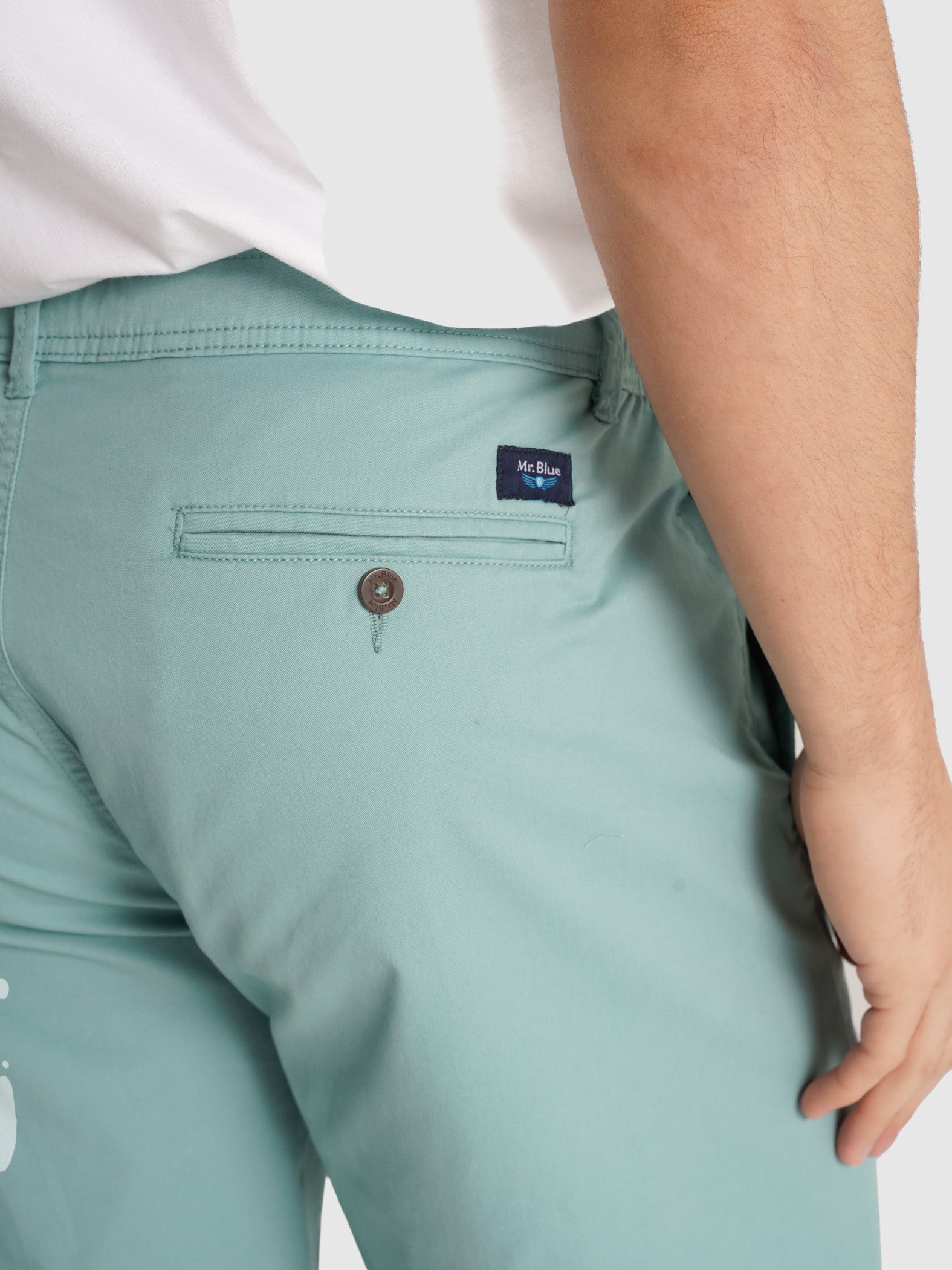 BERMUDA DE SARGA VERDE REGULAR FIT MR. AZUL