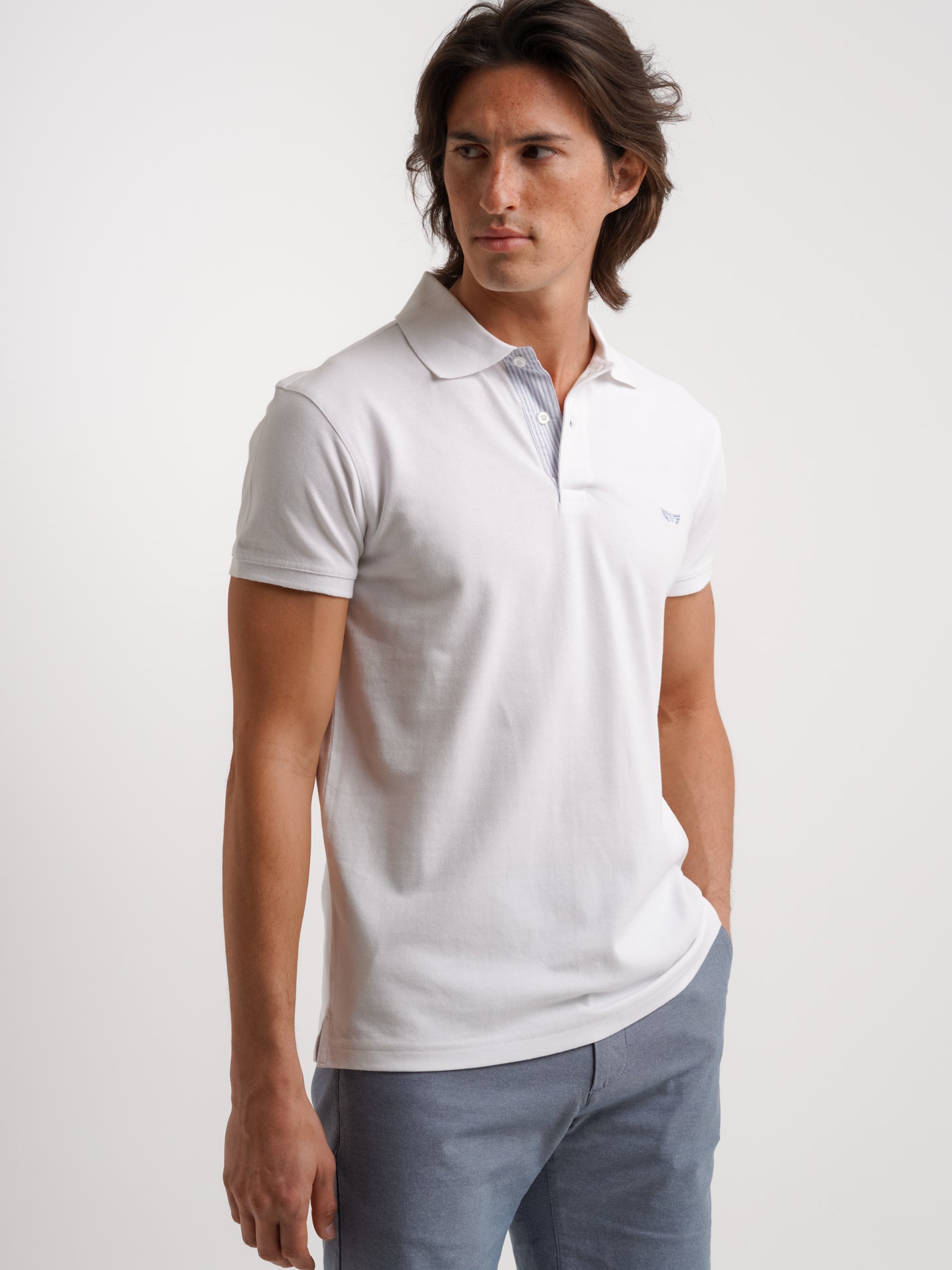 Polo de piquet blanco de corte estándar de Mr. Blue