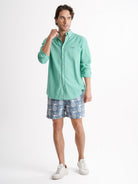 Camisa de corte estándar de lino verde de Mr. Blue