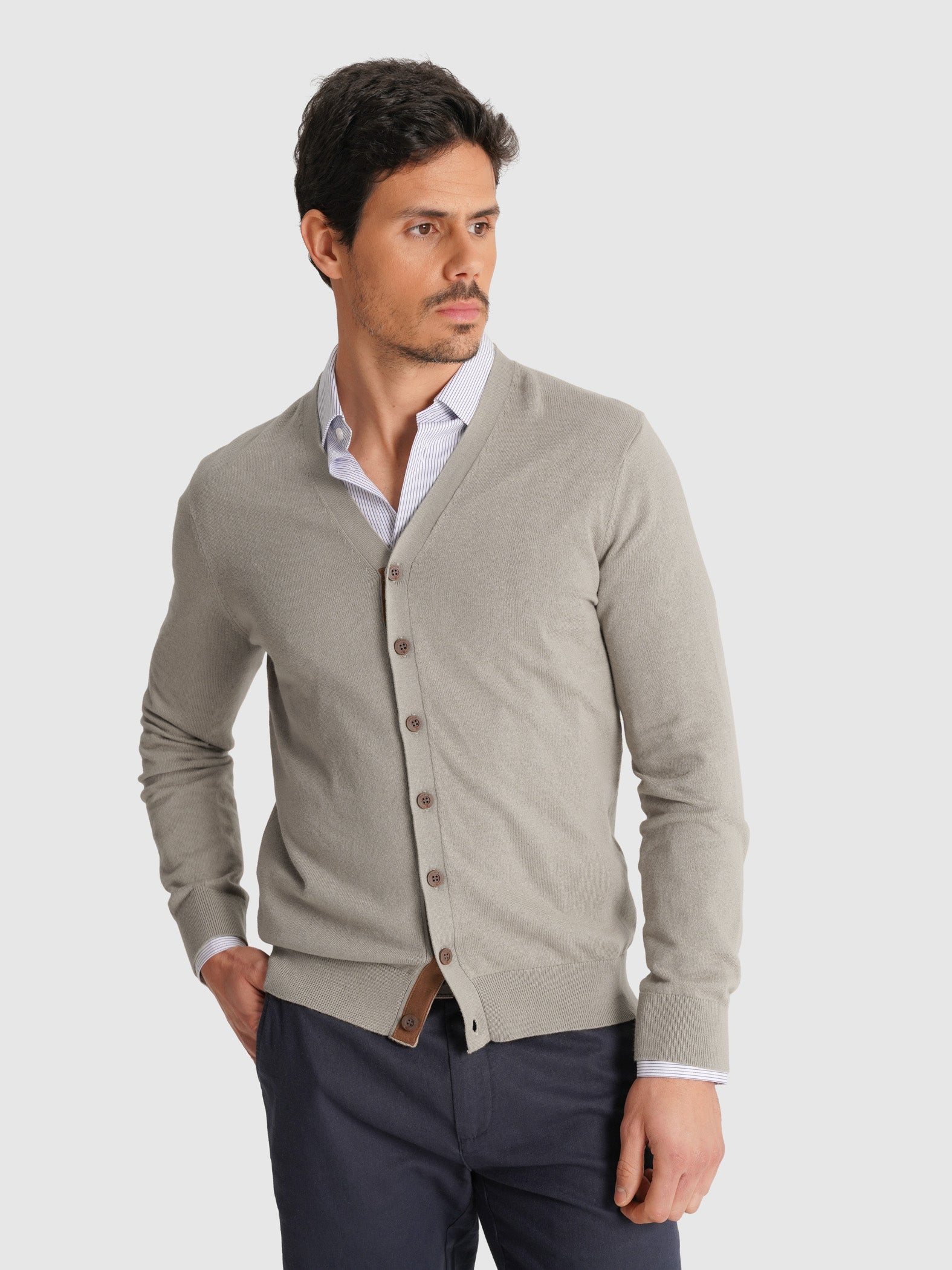 CARDIGAN ALGODÃO REGULAR FIT BEGE LISO MR. BLUE