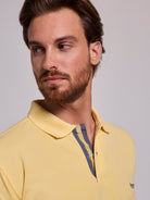 POLO AMARILLO MANGA CORTA REGULAR FIT MR. AZUL