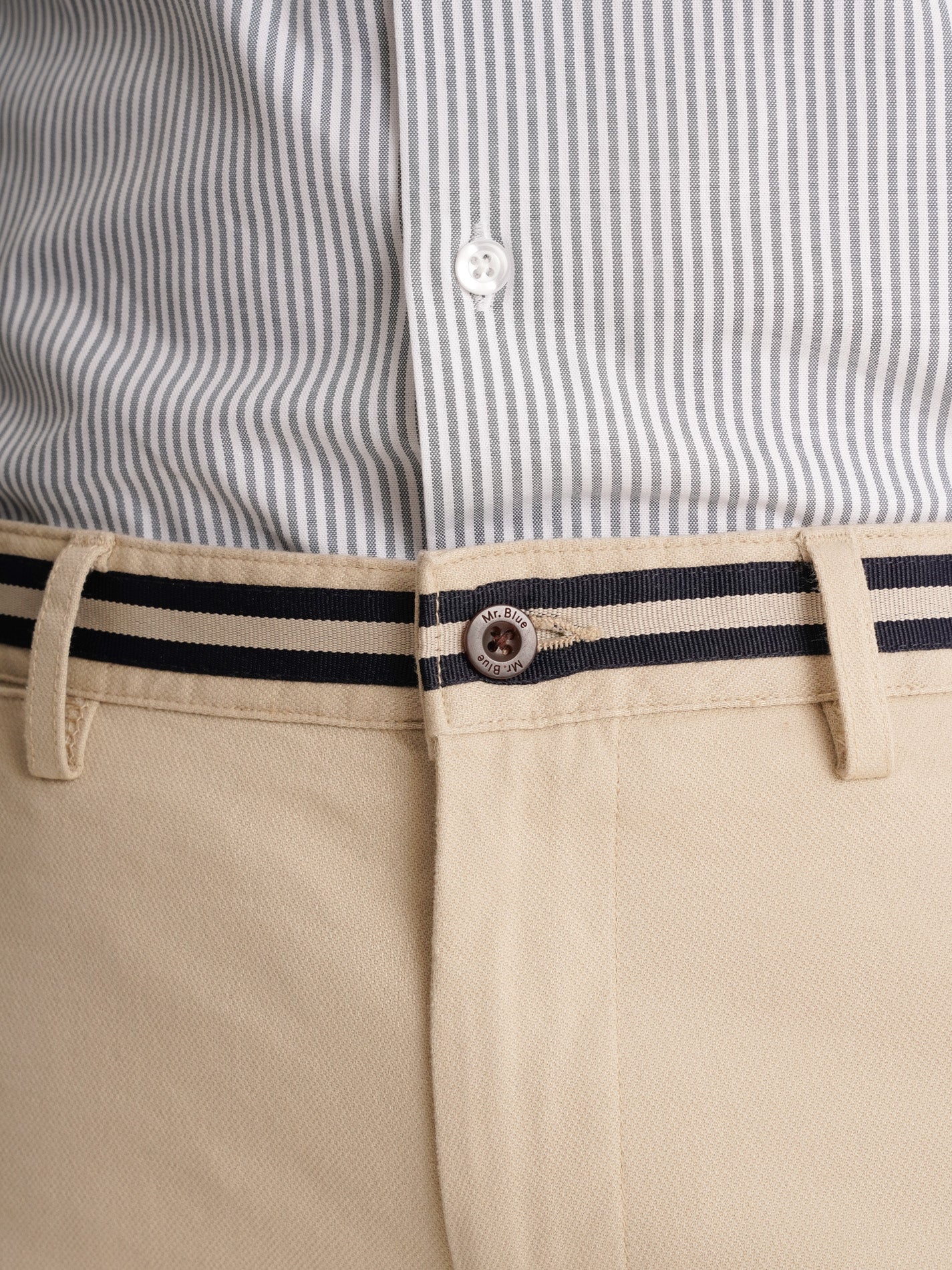 PANTALÓN ESTRUCTURA BEIGE REGULAR FIT MR. AZUL