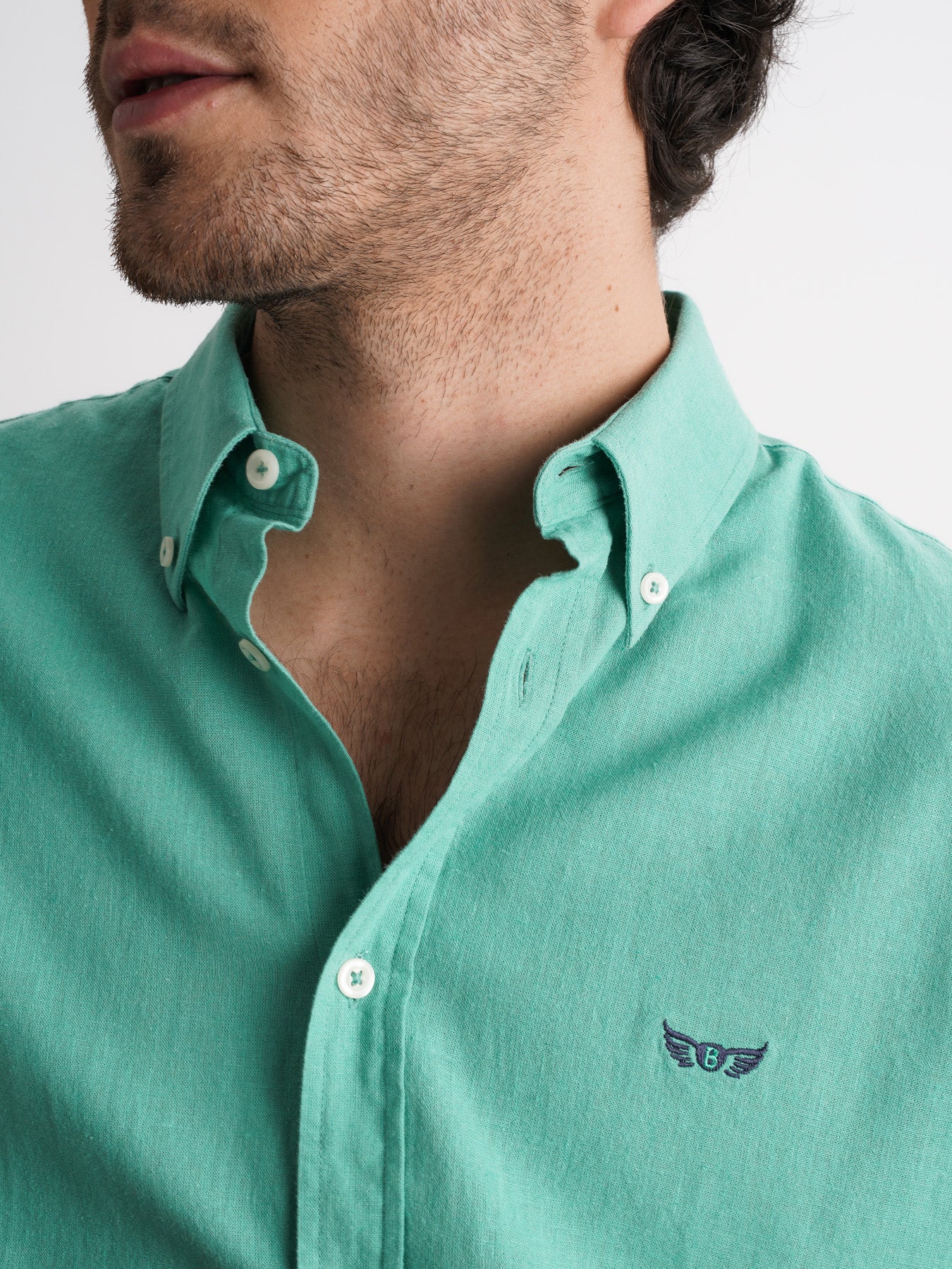 Camisa de corte estándar de lino verde de Mr. Blue
