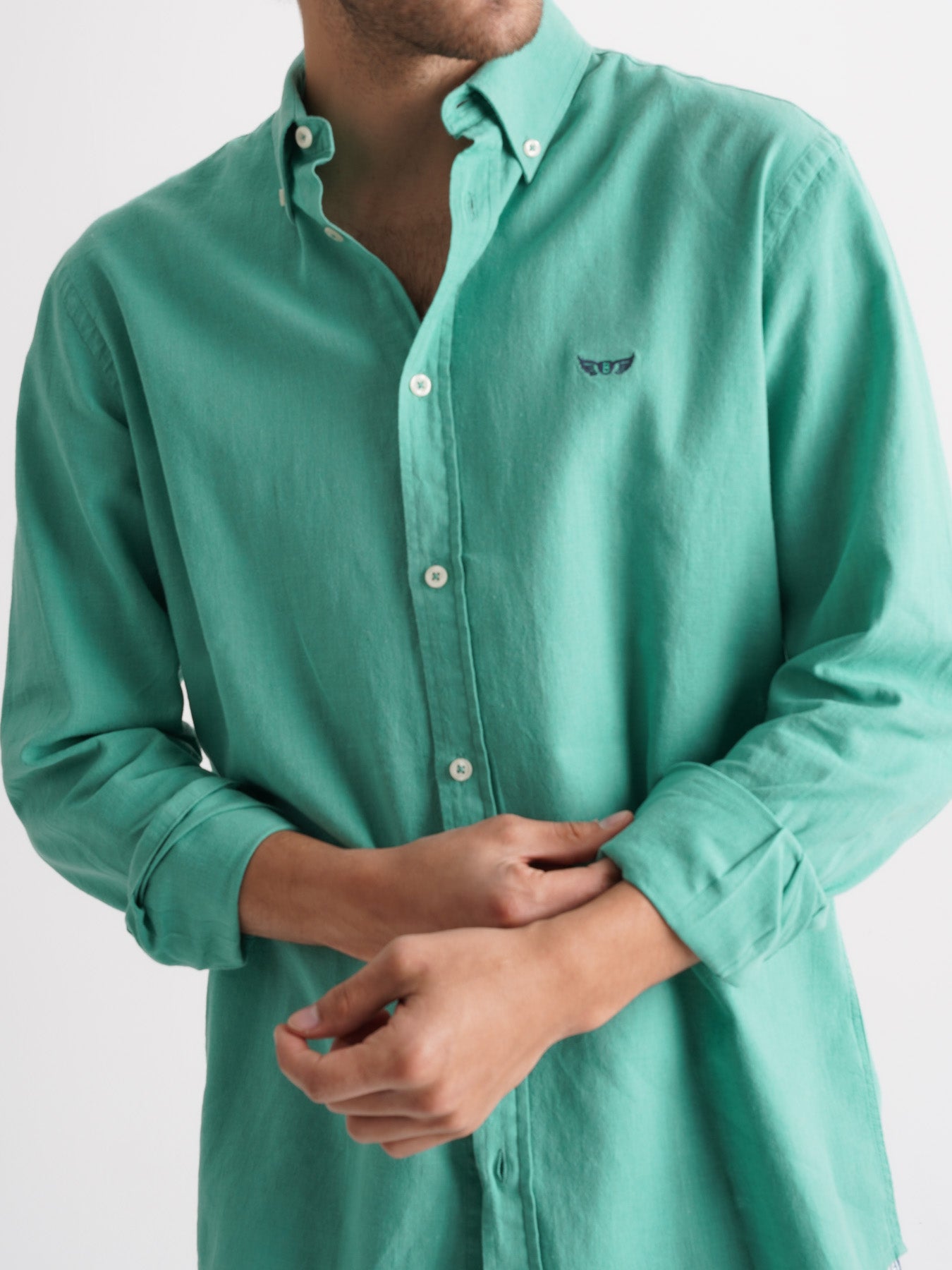 Camisa de corte estándar de lino verde de Mr. Blue