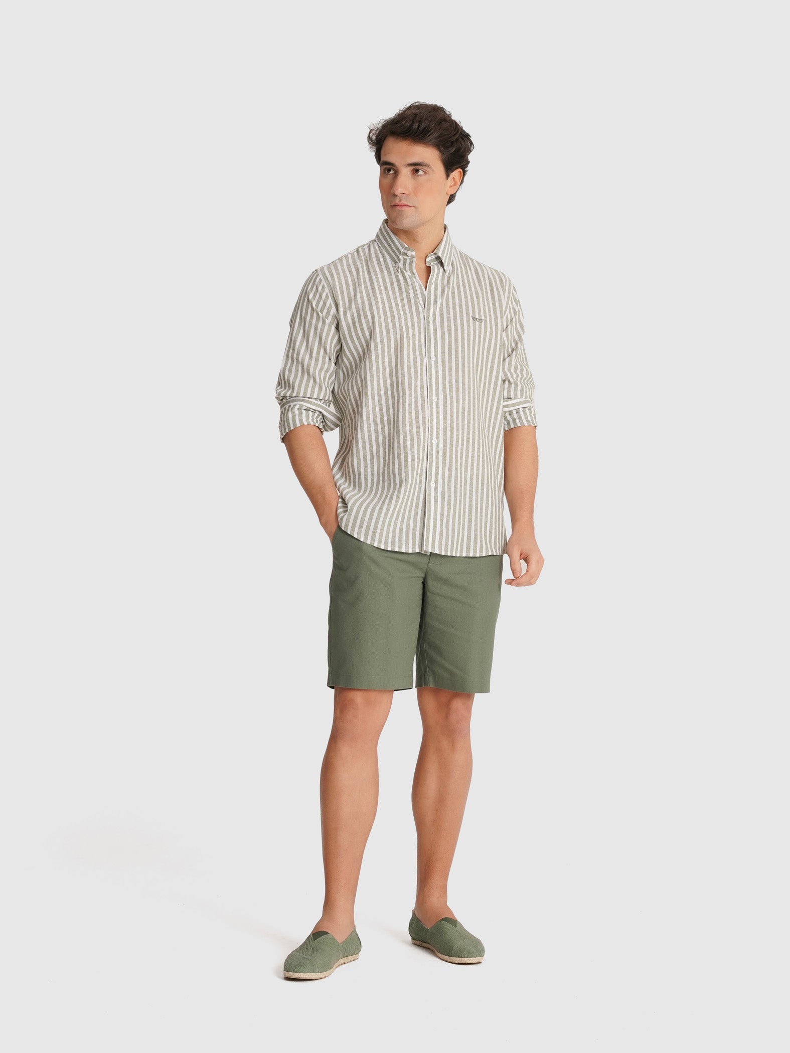 CAMISA MANGA LARGA VERDE REGULAR FIT MR. AZUL
