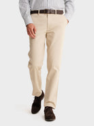 PANTALÓN ESTRUCTURA BEIGE REGULAR FIT MR. AZUL