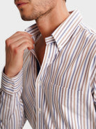 WHITE REGULAR FIT MR SHIRT. BLUE