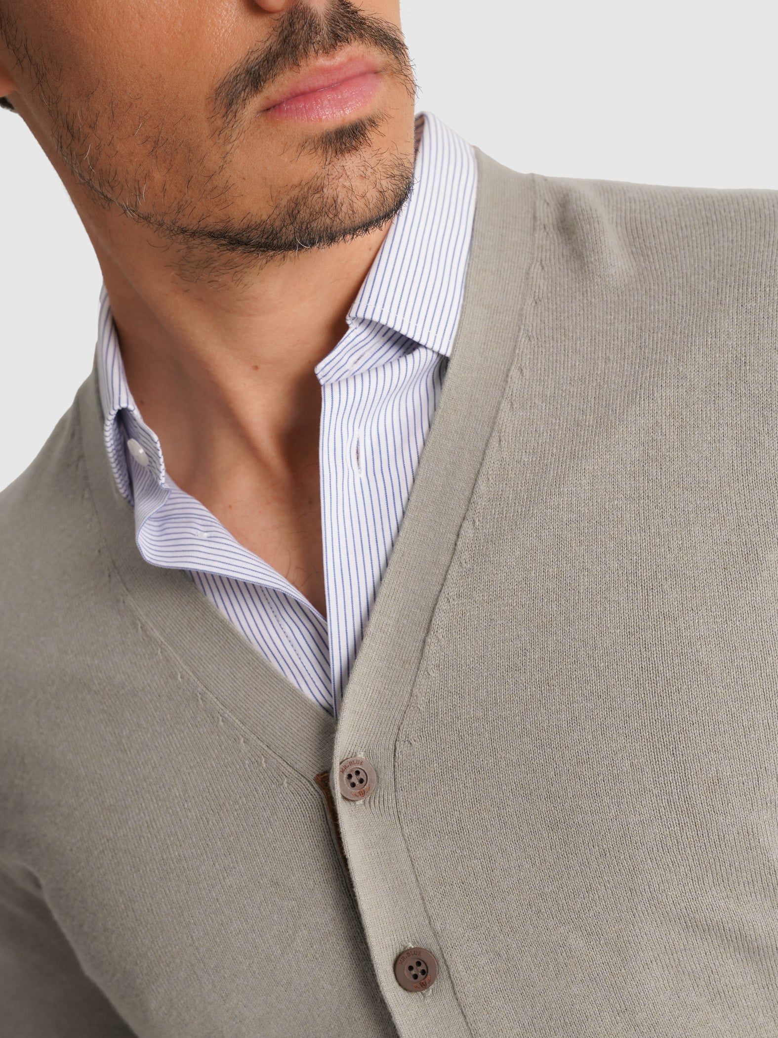 CARDIGAN ALGODÃO REGULAR FIT BEGE LISO MR. BLUE