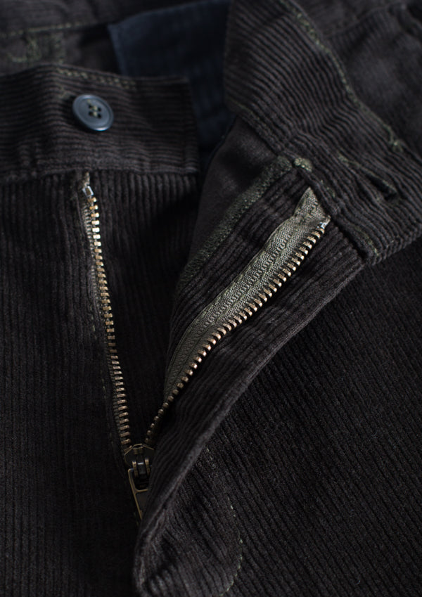 Calças em bombazine riscas finas verde escuro - Mr Blue