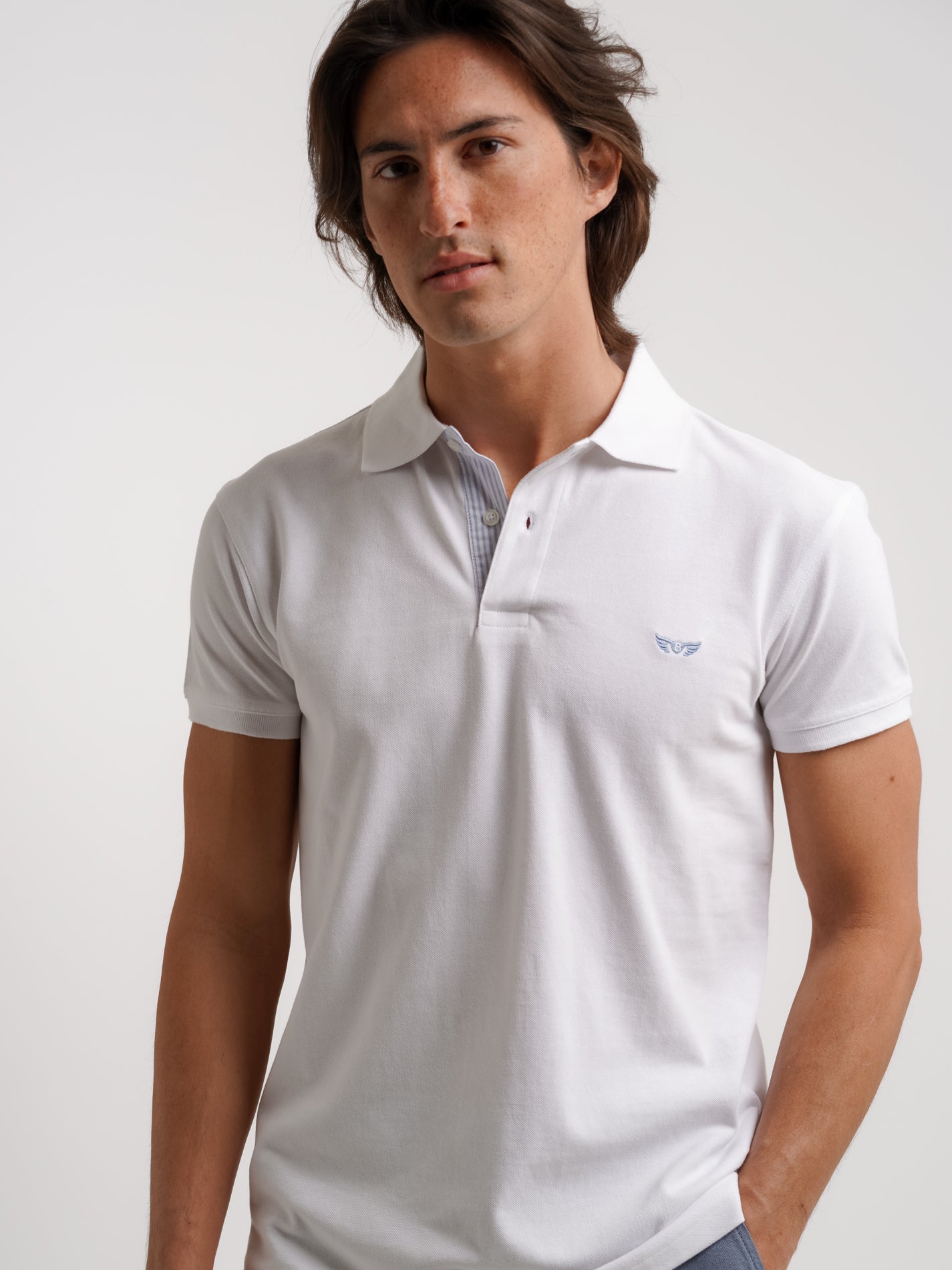 Polo de piquet blanco de corte estándar de Mr. Blue