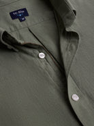 Camisa de corte estándar de lino verde de Mr. Blue